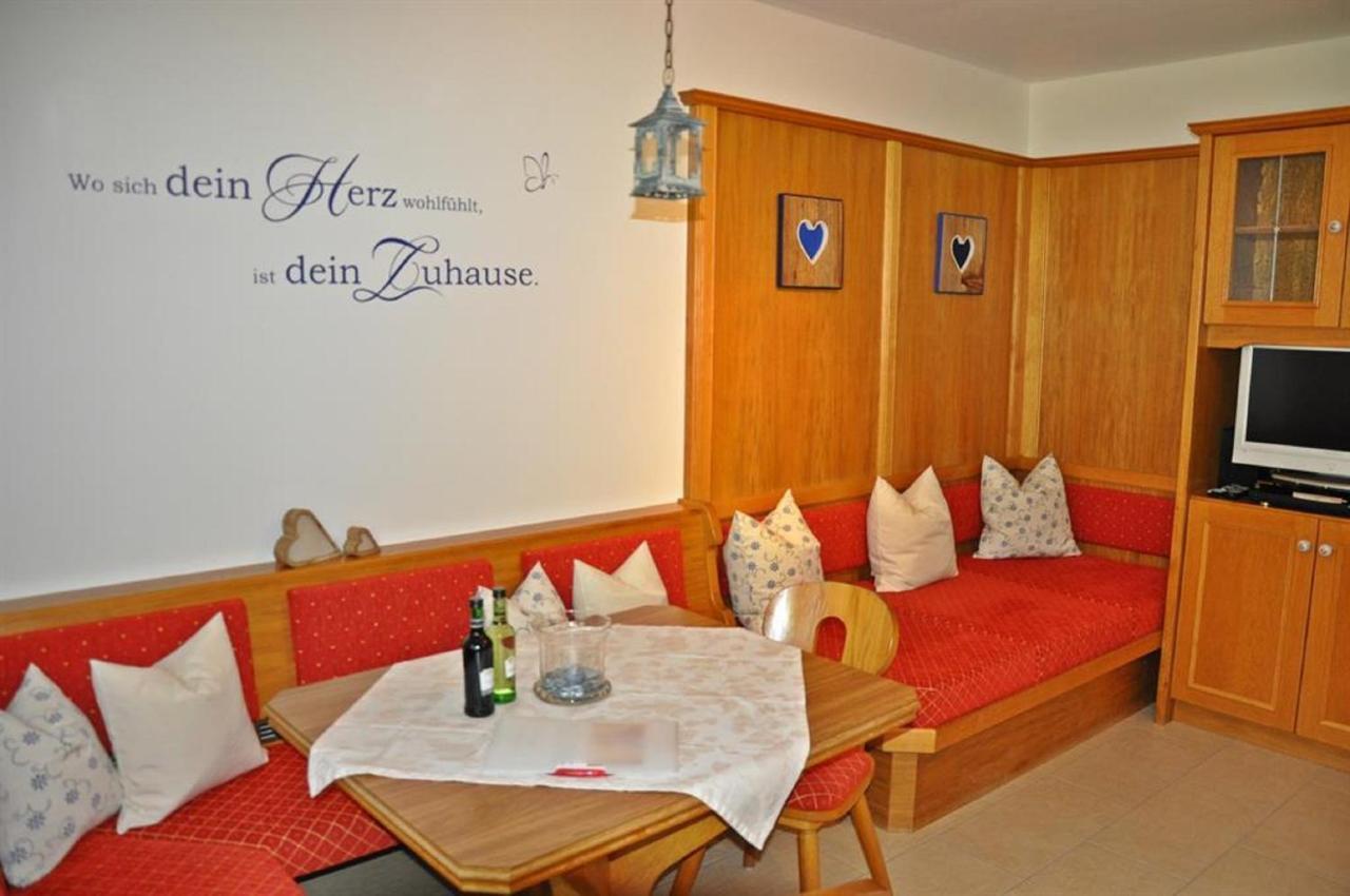 Gaestehaus Bergkristall Wallgau Bagian luar foto